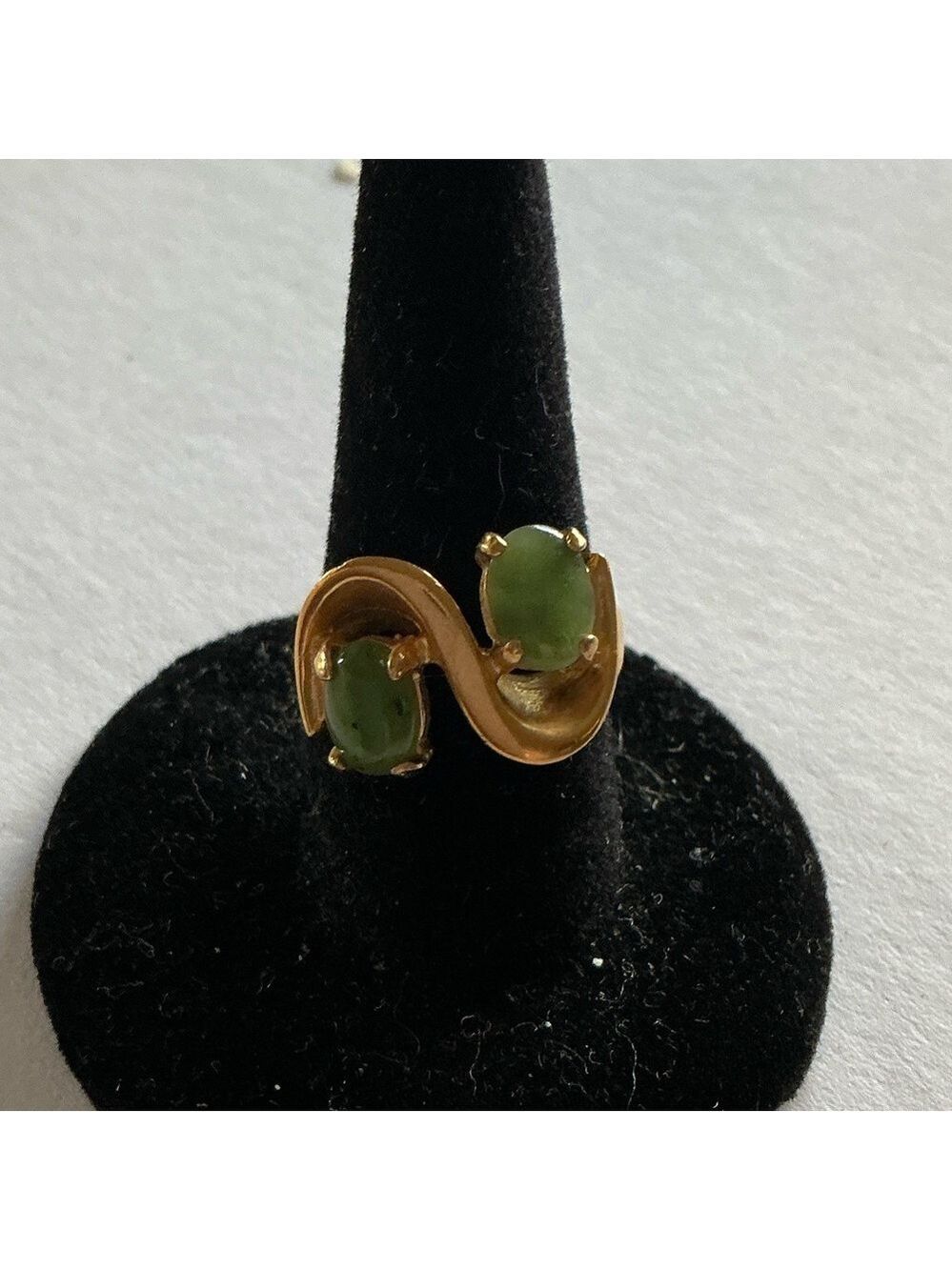 Vintage 18k HGE Jade Ring